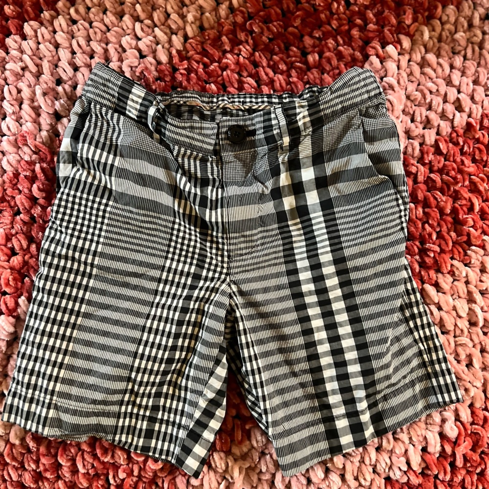 Black and white blueberry children shirts, size 6Y, in very great condition.